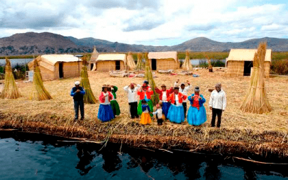 Puno Los Uros isla - Imagen 8